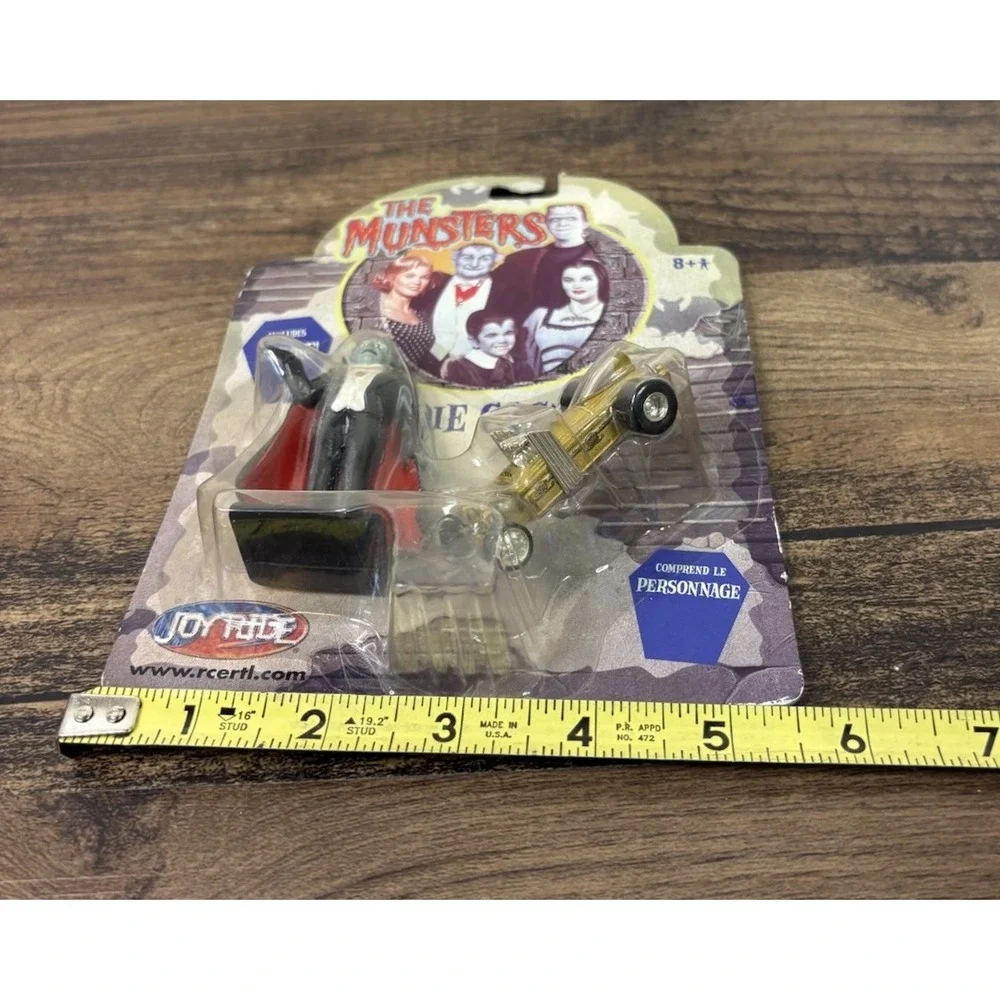 The Munsters Dragula Grandpa Coffin 1/64 Die Cast Car Joy Ride 2004